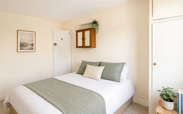 UM - YoLiving Soton - McDonald`s - Southampton student accommodation - 5 Bedrooms 2 Bathrooms