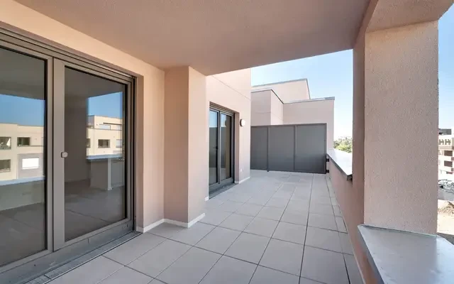 Unfurnished 1-bedroom apartment with two terraces close to Spreepark 2