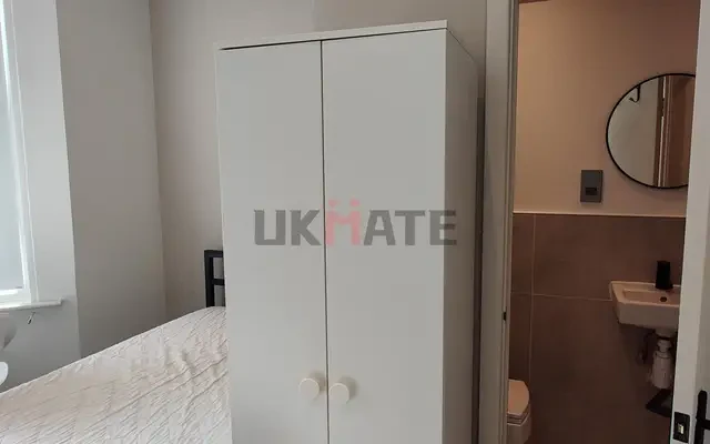 UM-YoLiving Kingston Villiers Road Studio 1 - London student accommodation