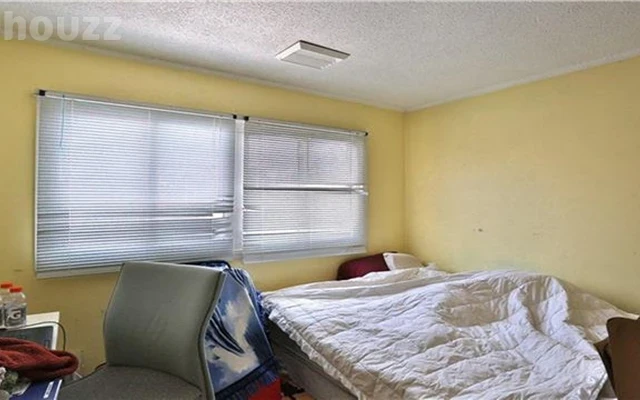 121 University Ave East 0