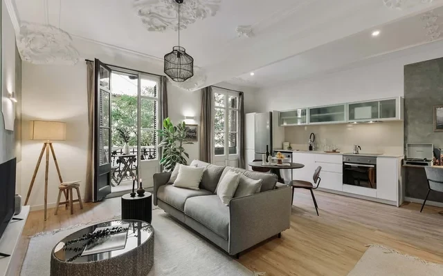 Paestum - Studio and balcony in Eixample Esquerra 0