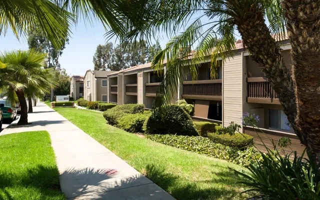 eaves san dimas 0