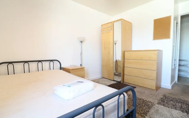 Entire Place·2B2B···35 Abbey Court 2