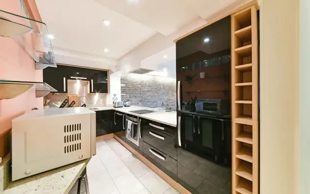 78 Wapping High Street, London, E1W 2NB 4