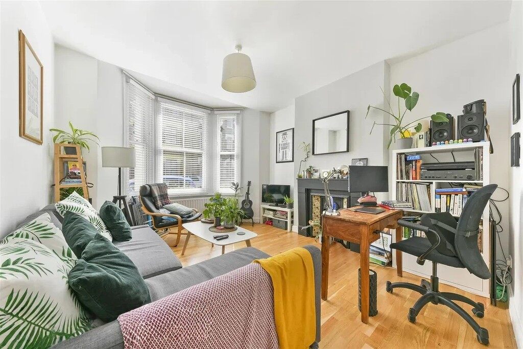 LH-Heyford Avenue 3