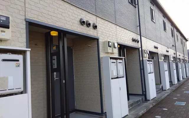 レオパレスシュトラール - ที่พักนักศึกษาใน善通寺市 ในภาษาไทย คือ "เมืองชันตงจิ"