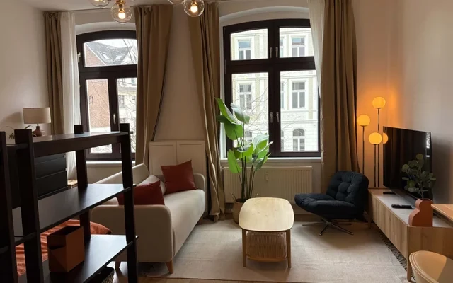 Design x Denkmal: Modernisiertes 1,5Z Apartment in Nippes 1