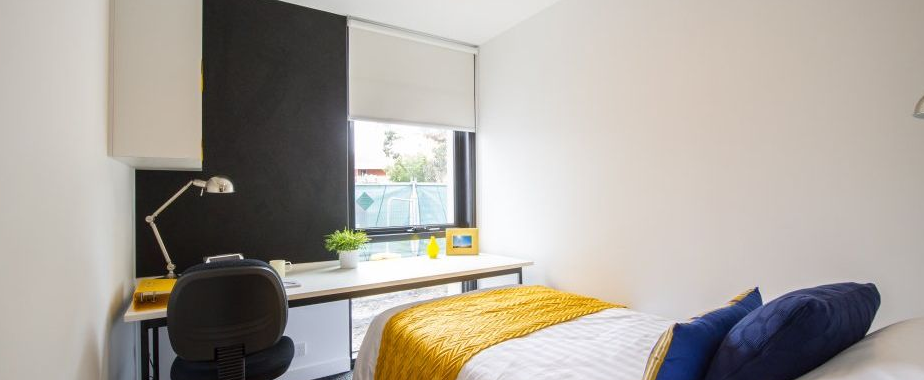 2 Bedroom Apartment - Accessible Bedroom