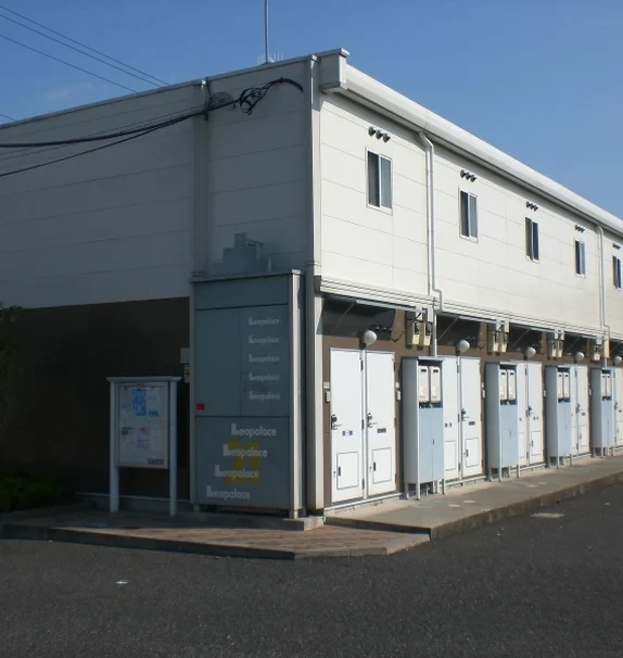 レオパレスラポール
