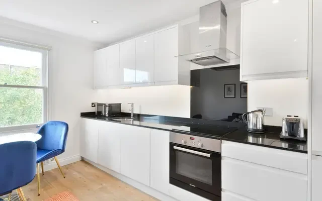 Cambridge Gardens, London, W10 5UD 3