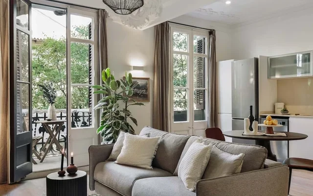 Paestum - Studio and balcony in Eixample Esquerra 2