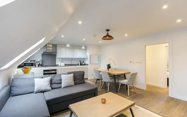 Rathbone Place 13043# 4