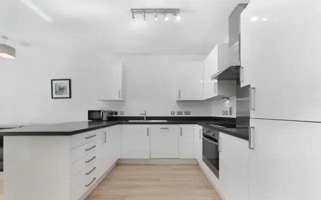 LH-Eddington Court 3