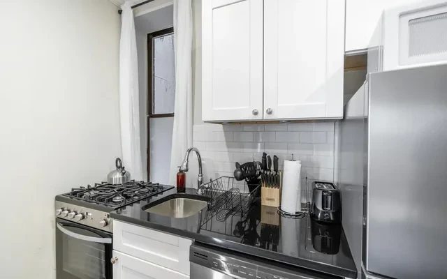 East Village#933 3