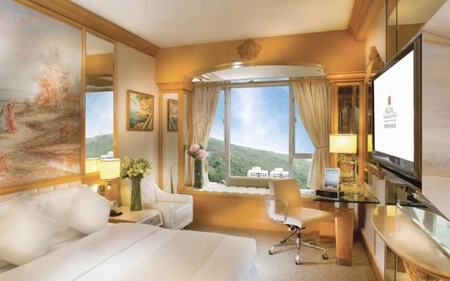 Regal Oriental Hotel 3