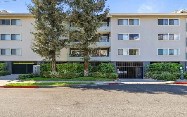The Village at Toluca Lake 2