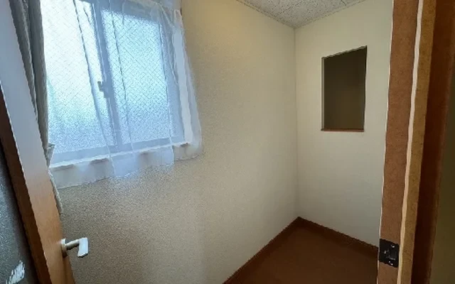 レオパレスヴィラ 後田 - フェナ市の学生向け宿泊施設 - 204号房间(带独立厨房)