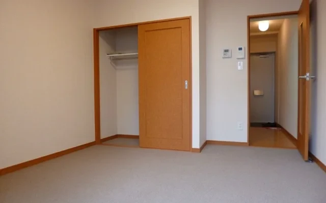 レオパレスアザレア – Studentenunterkunft in Uraystadt – 102号房间(带独立厨房)