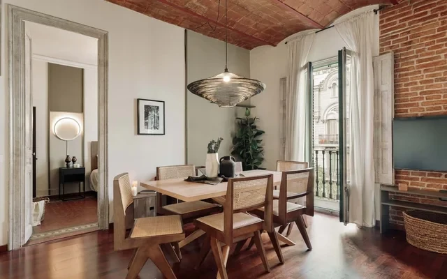 Cotoca - 3 bedrooms and balcony in Eixample Dreta 2