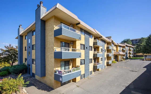 Dufferin Terrace Apartments 0