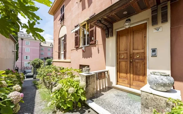 Sunny flat near the beach 0