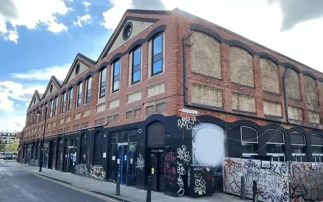 Cheshire Street 24415# 1