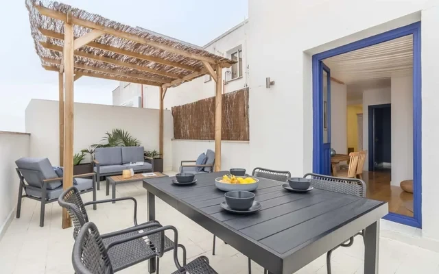 Perissa - 2 bedrooms and terrace in Trafalgar 3
