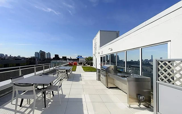 250 N 10th St 2