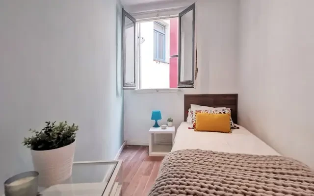 Comodo appartamento in Calle Valencia 2