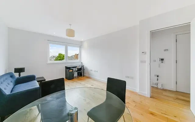 Forge Square, London, E14 3GX 2