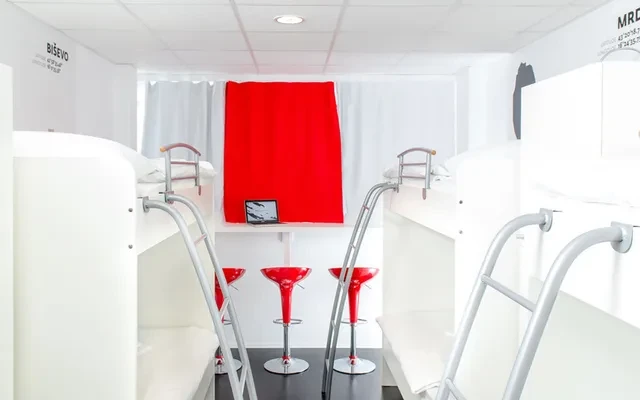 Bed in 6-Bed Dormitory Room in SPLIT (Ensuite bathroom) - Hostel in Split - Grad Split student accommodation