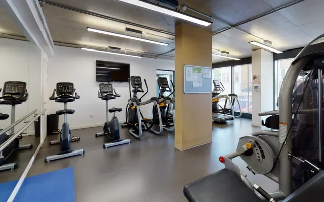 iQ Aldgate 4