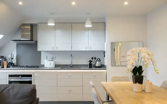 Rathbone Place 13043# 1