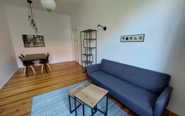 ESMERALDA - Schoene 2-Zimmer Wohnung nahe Treptower Park 0