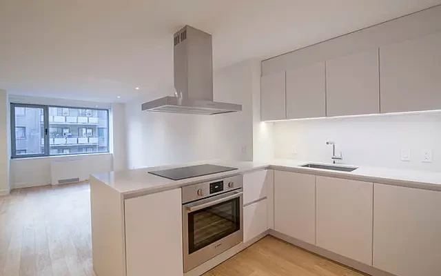3468 Rue Drummond 4