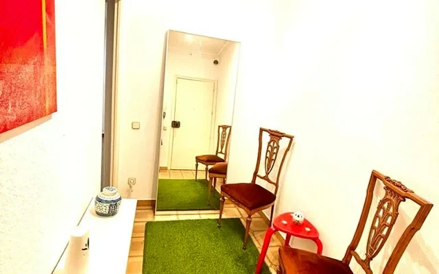 Carrer de Girona Barcelona 08037 Spain 4