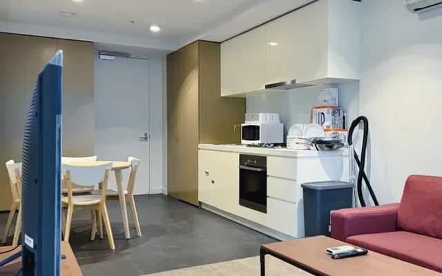 503/33 Mackenzie St 4