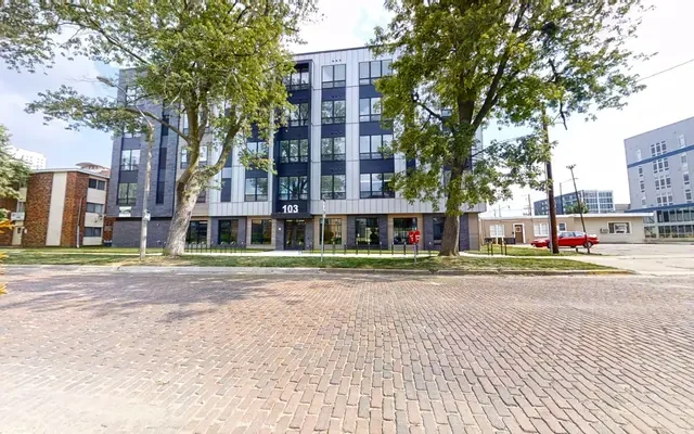 103 E. Healey St Champaign IL 0