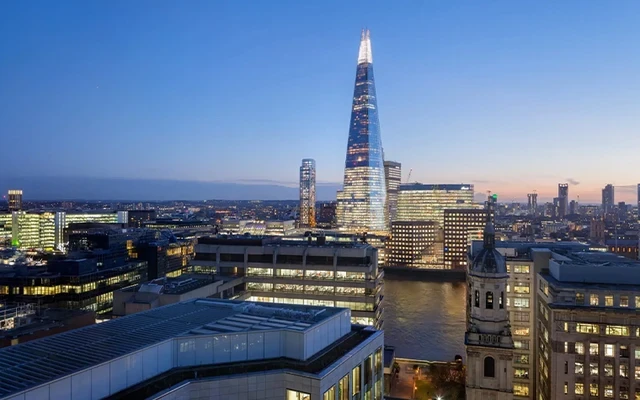 Lit London Bridge Residence 3
