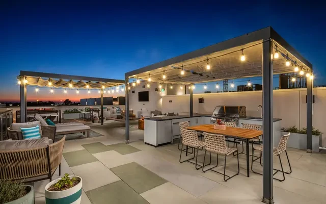 Junction Santa Monica 1