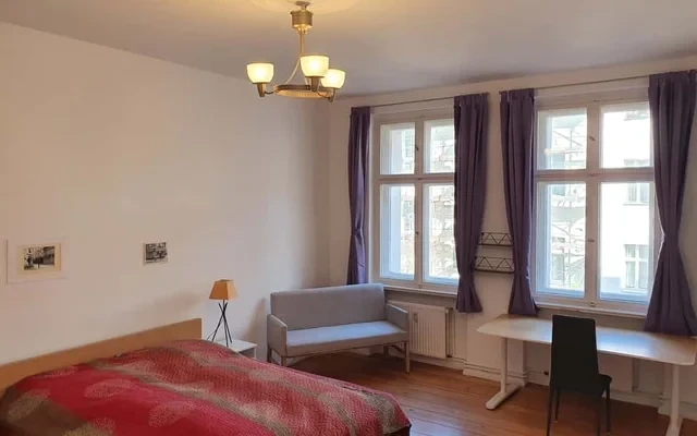 Madita - grosse Altbau-Wohnung mit 2 Schlafzimmern im schoenen Wedding 4