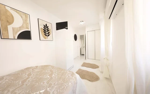 2, Gijon, Madrid, Latina, 28011, ES 1