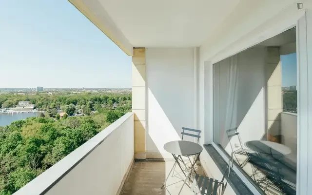 Charming 3-bedroom apartment near the Pichelsberg train station 3