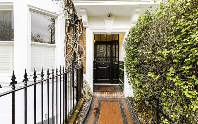 Clapham Common Westside 12816# 1