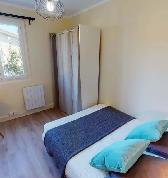 Chambre dans le 12 rue du chèvrefeuille