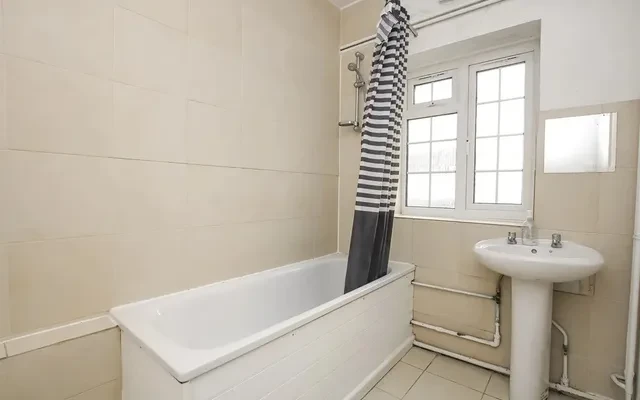 LH-Burnham Court 4