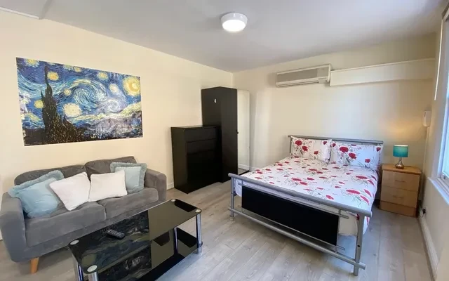 LH-138-140 Cromwell Road 0