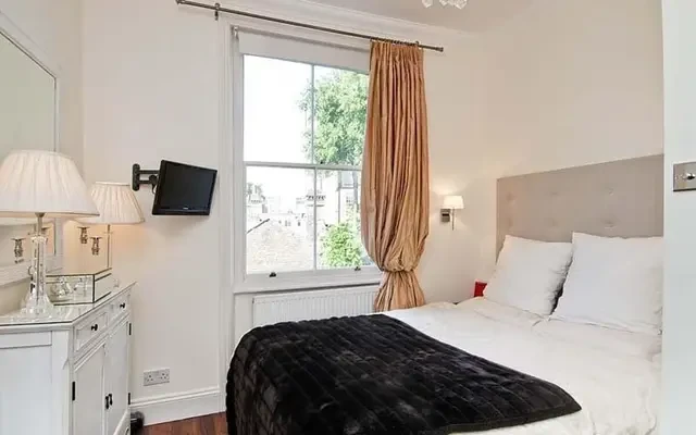 Beaufort Street, London, SW3 6BS 1