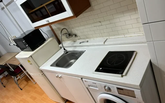 Sinchon No.7 Apartment 3