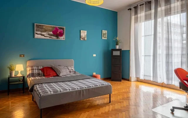 VIA CAGLIERO 19 <br> PRIVATE ROOM S1 0